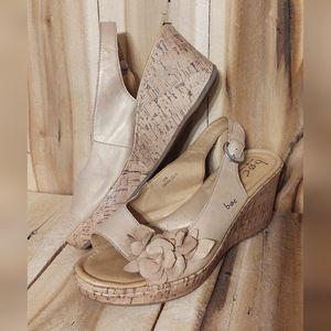 BOC Born Women's 10 M Champagne Leather Slingback Cork Wedge Flower Sandal